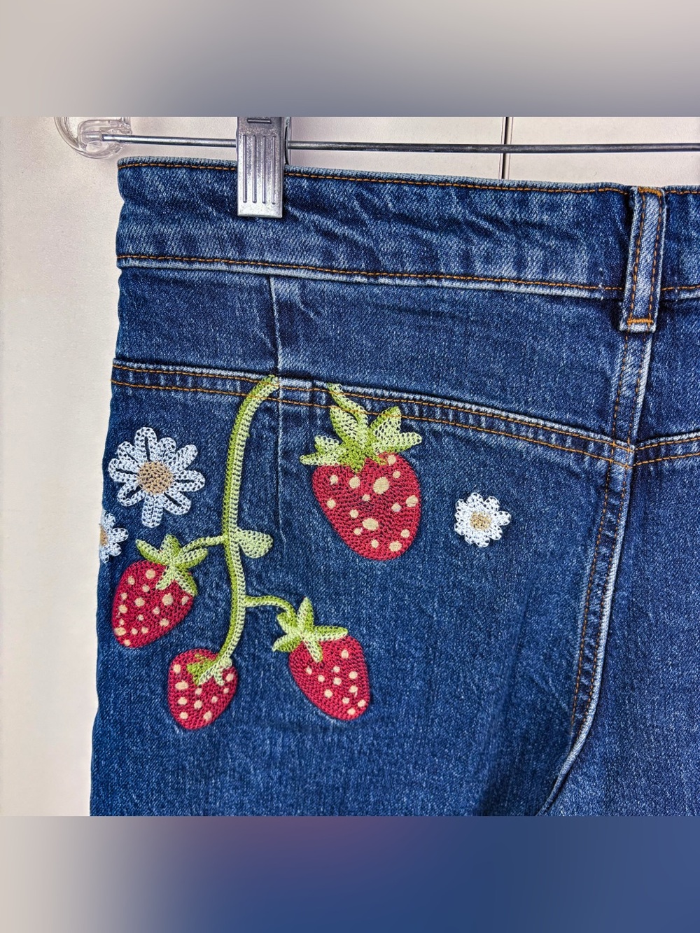 Anthropologie Maeve Strawberry Embroidered High Rise Wide Leg Jean Dark Blue 28 - Picture 7 of 9
